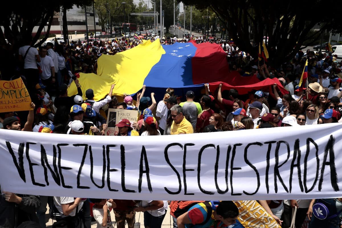 Venezolanos en todo el mundo protestan de forma pacífica tras la convocatoria de la oposición