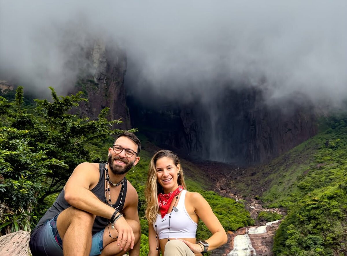 Venezolanos sin fronteras: relatos de aventuras, retos y consejos viajeros 