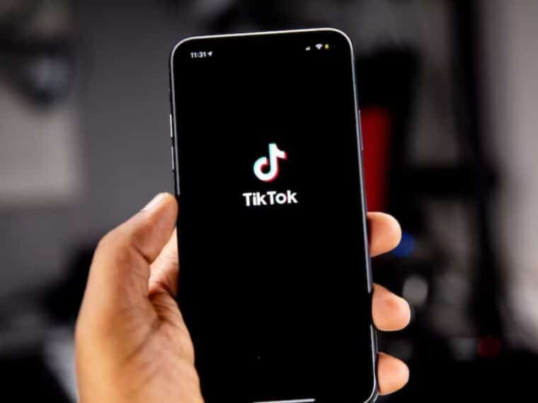 ¿En qué se diferencia de Twitter la nueva función de textos que incorporó TikTok?