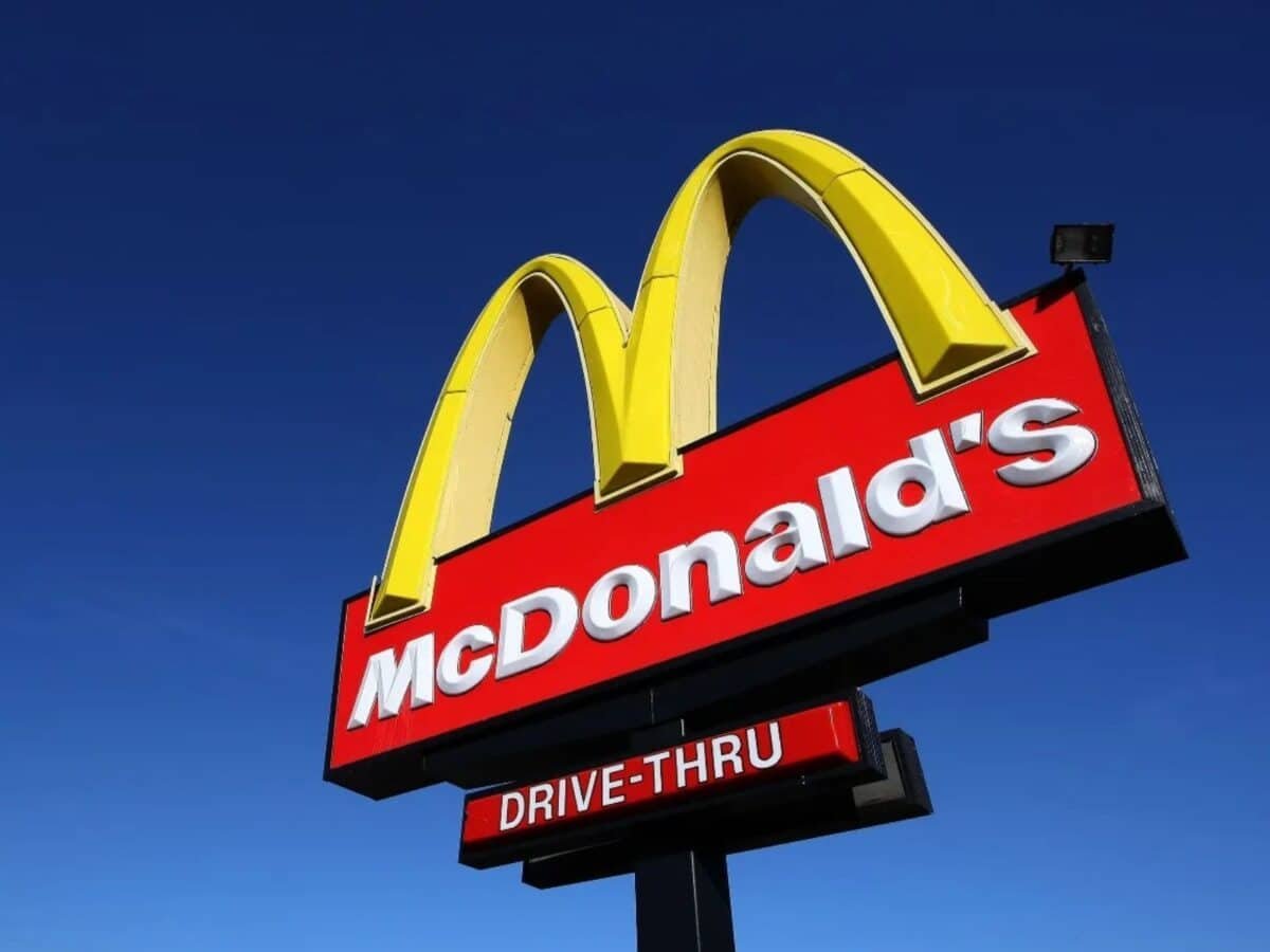 ¿Qué es la E. coli, la bacteria que provocó un muerto y decenas de intoxicados en varios McDonald 's de EE UU?