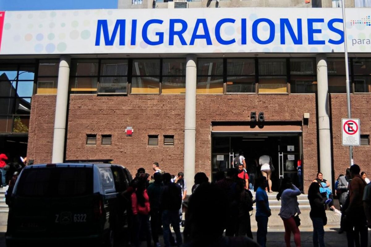 Encuesta reveló que 78 % de los migrantes han sufrido de algún acto de discriminación o xenofobia en Chile